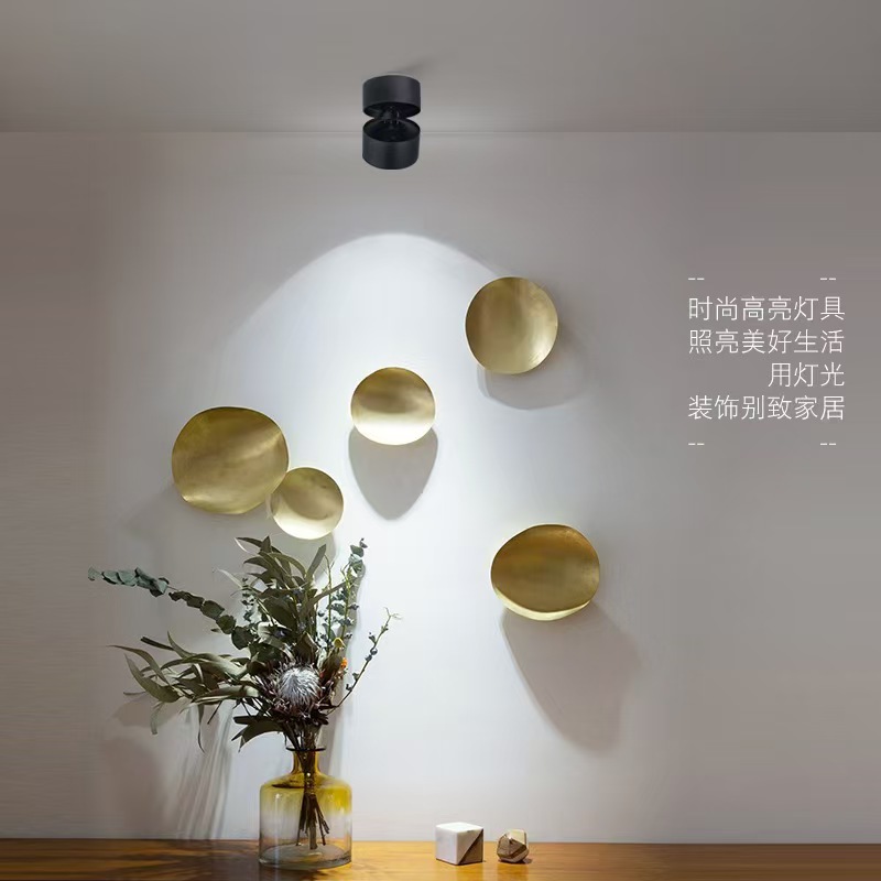 Multi-angle spotlights